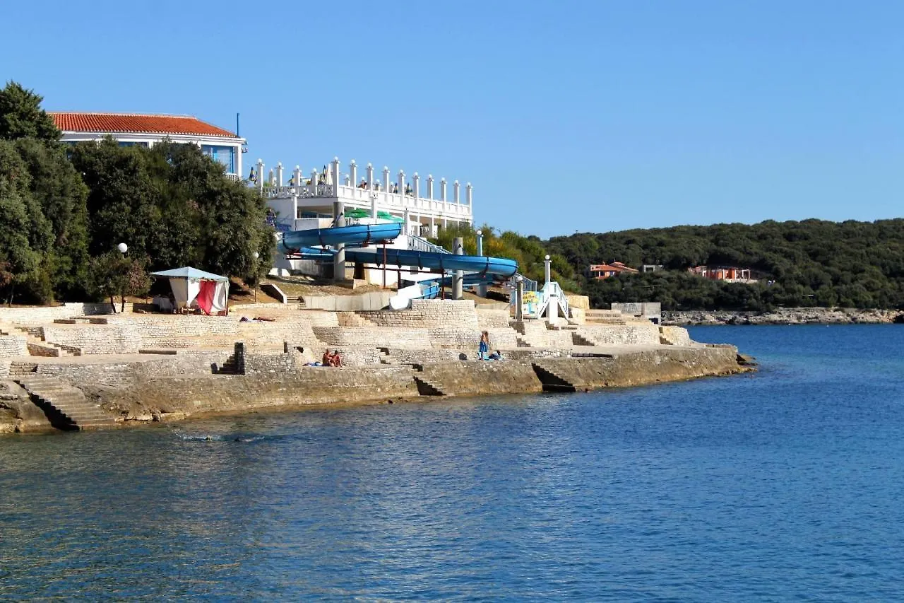 Apartments With A Parking Space Pula - 15757 Croatia